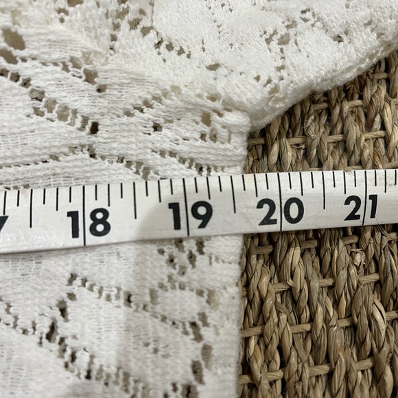 EUC CHICO’s White Lace Top with Long Gathered Bell Sleeves - Picture 8 of 10